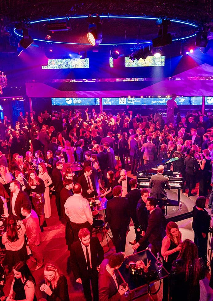 DOCK 3 dansfeest crowd
